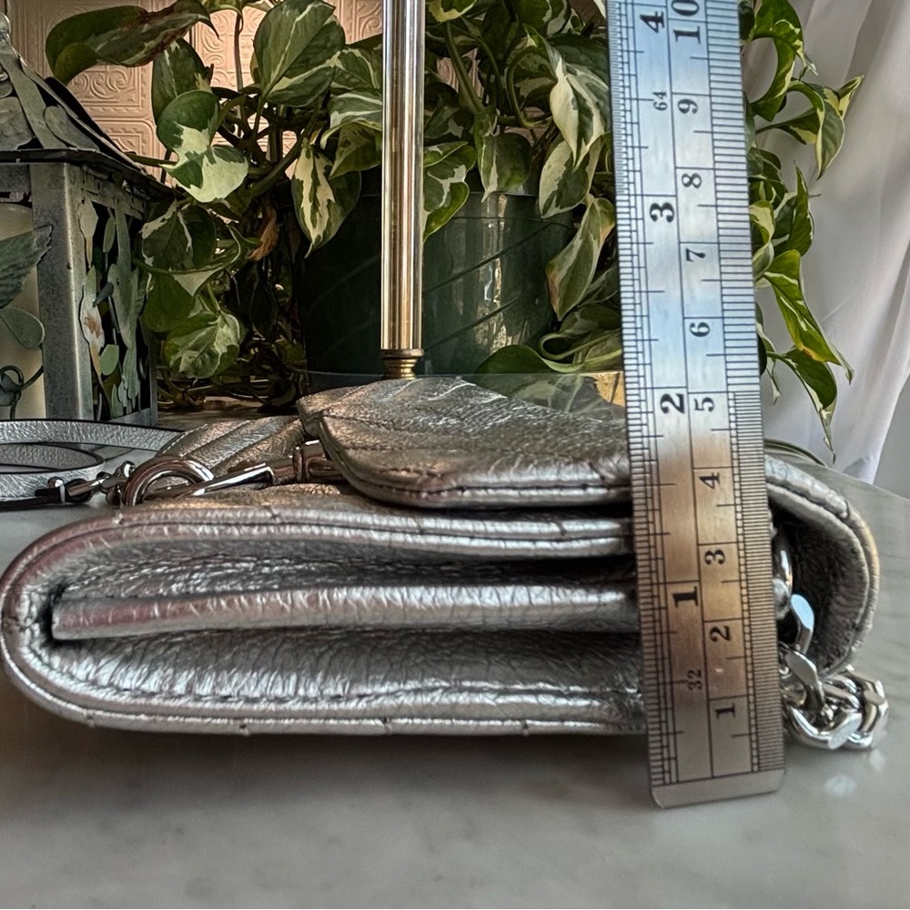 Rebecca Minkoff Silver Quilted Leather Crossbody Bag/Wallet on a Chain - Picture 10 of 16